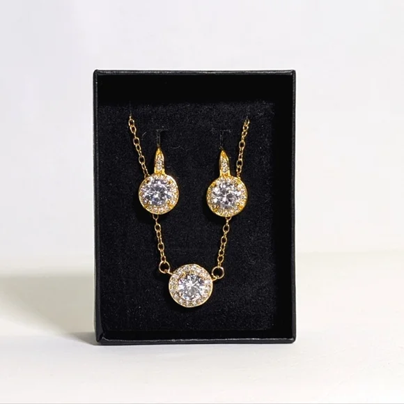 Swarovski Halo Crystal Necklace Earring Set 8mm Gold Silver NWT - Picture 6 of 9